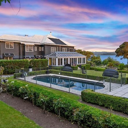 Black Swan Lakeside Boutique Hotel Rotorua Bagian luar foto