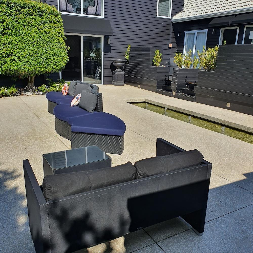 Black Swan Lakeside Boutique Hotel Rotorua Bagian luar foto