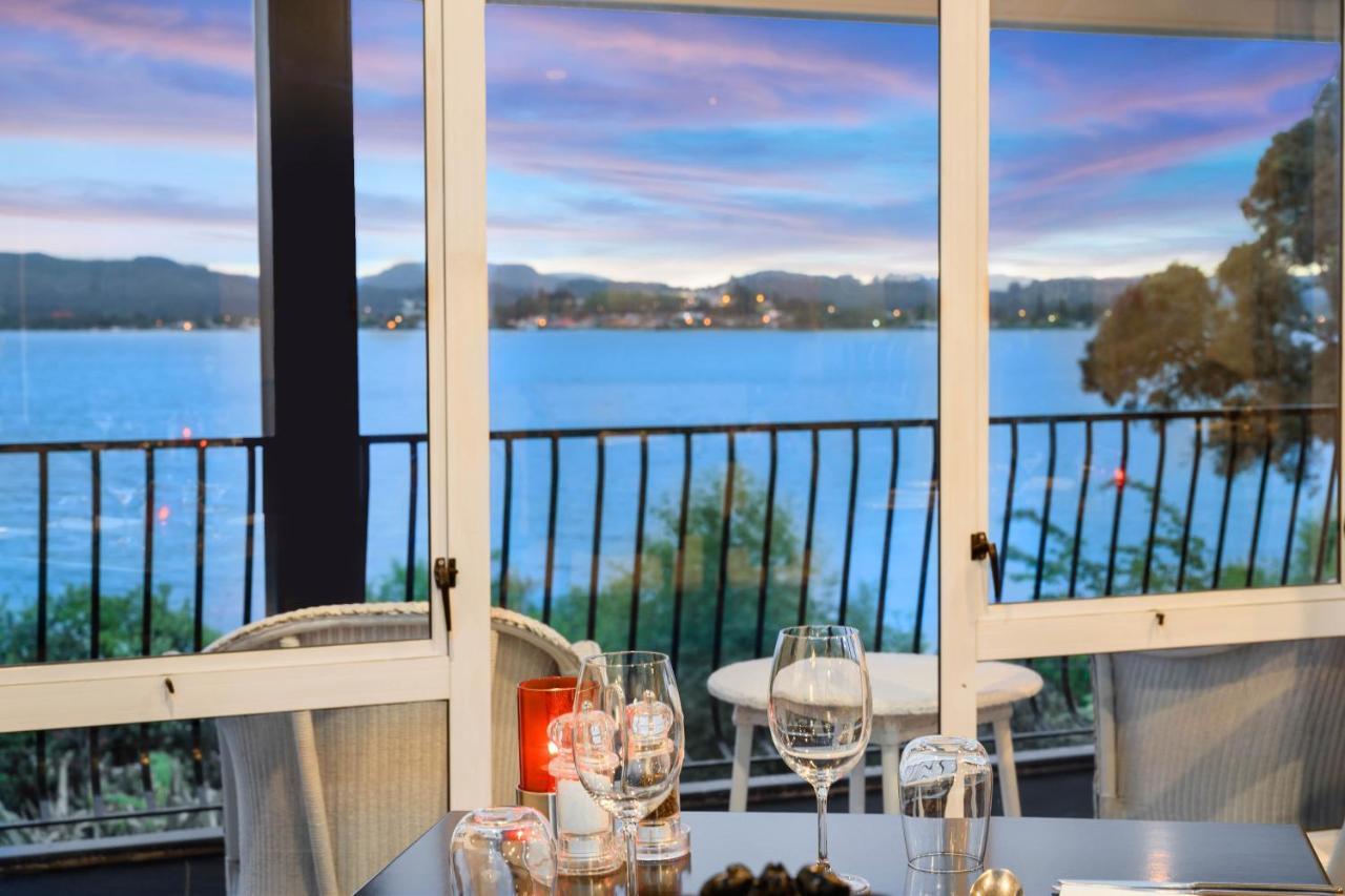 Black Swan Lakeside Boutique Hotel Rotorua Bagian luar foto