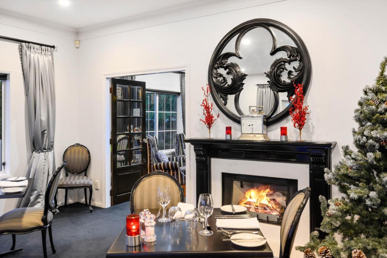 Black Swan Lakeside Boutique Hotel Rotorua Bagian luar foto