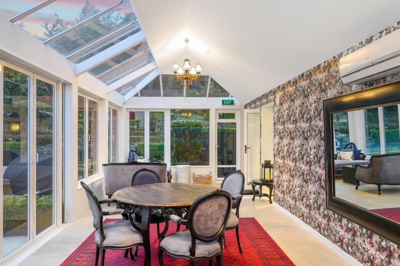 Black Swan Lakeside Boutique Hotel Rotorua Bagian luar foto