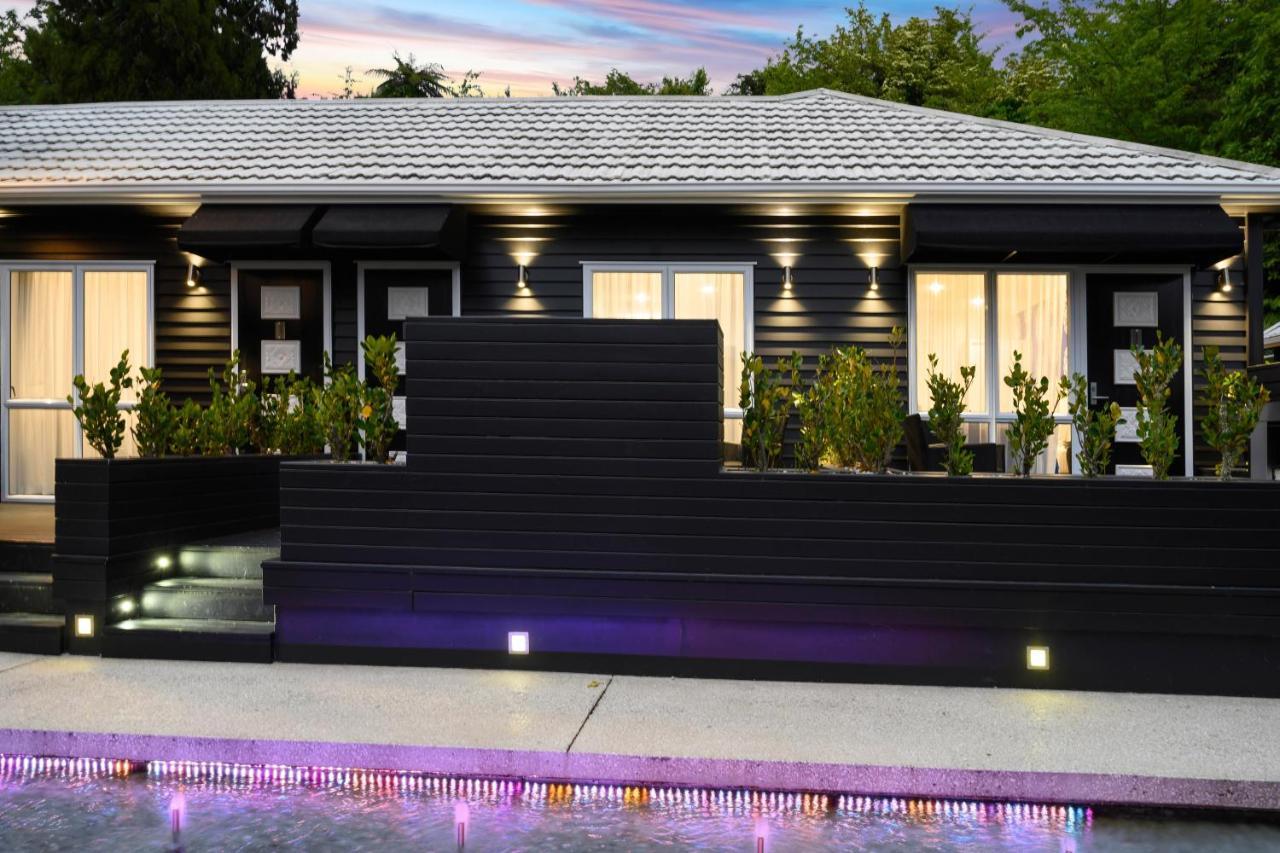 Black Swan Lakeside Boutique Hotel Rotorua Bagian luar foto