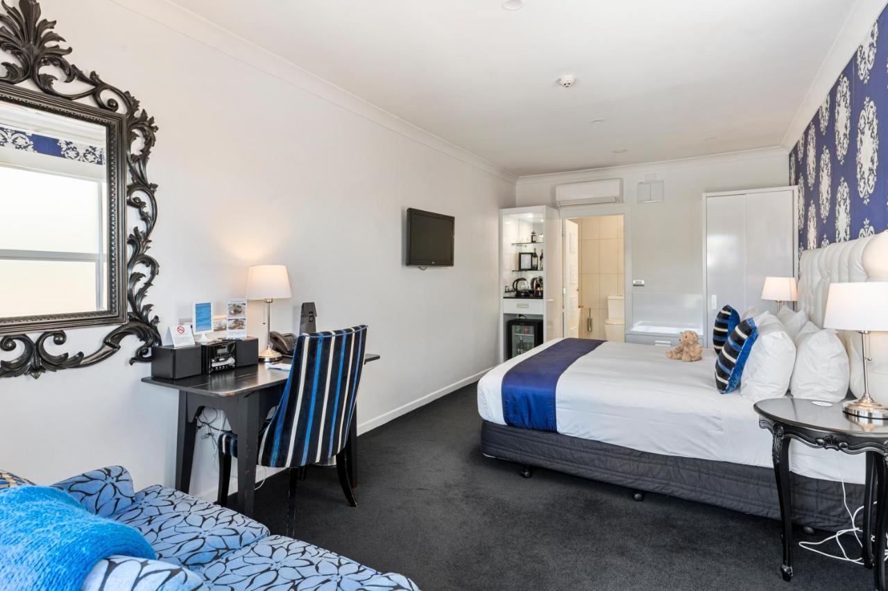 Black Swan Lakeside Boutique Hotel Rotorua Bagian luar foto