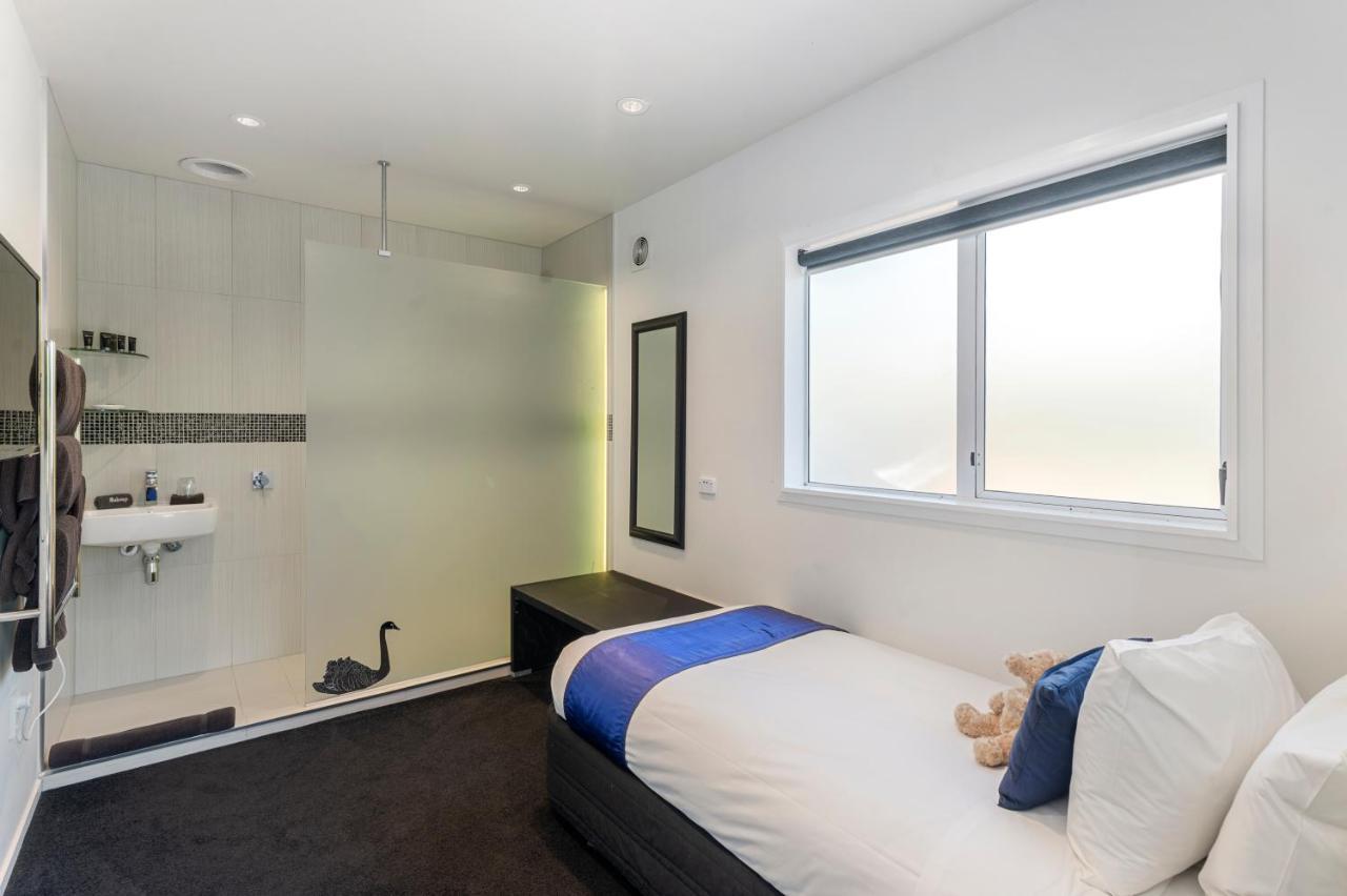 Black Swan Lakeside Boutique Hotel Rotorua Bagian luar foto
