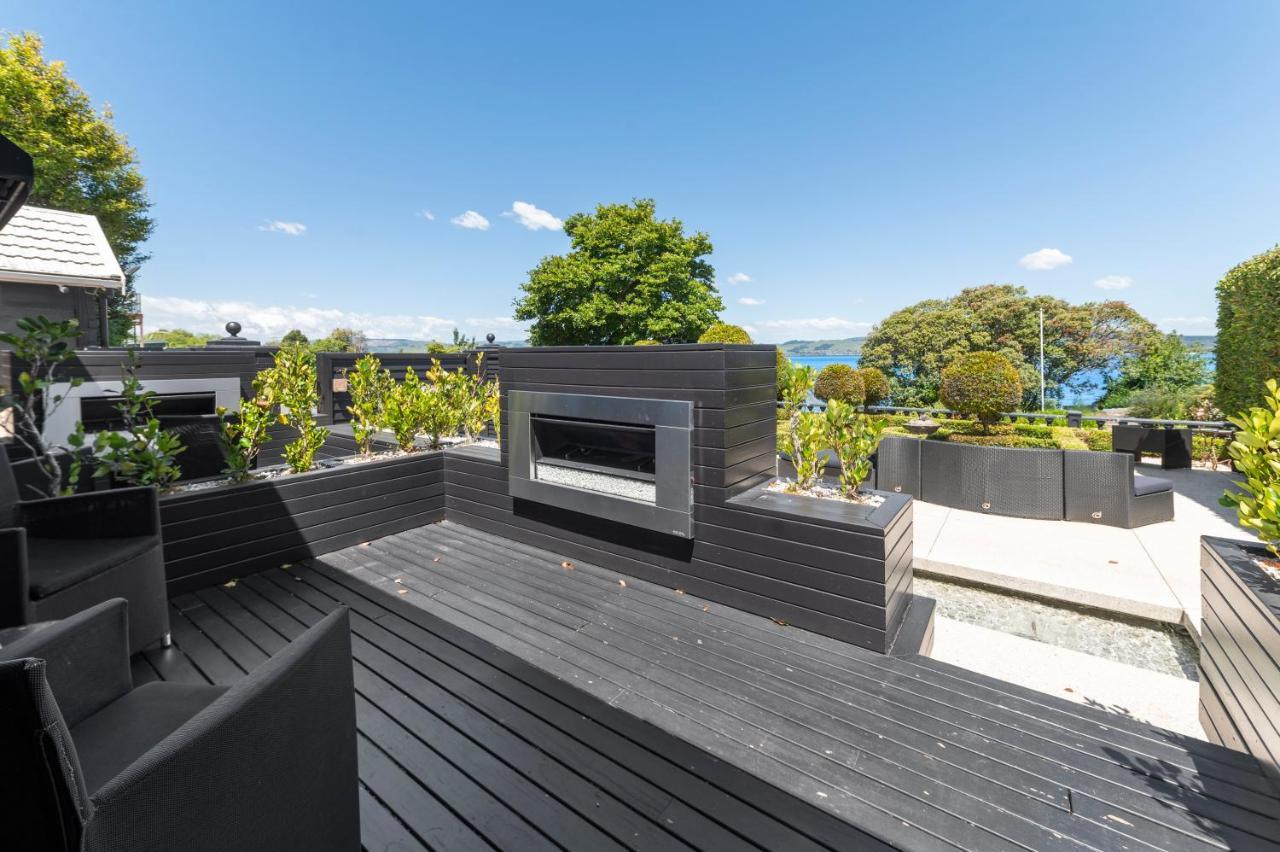 Black Swan Lakeside Boutique Hotel Rotorua Bagian luar foto