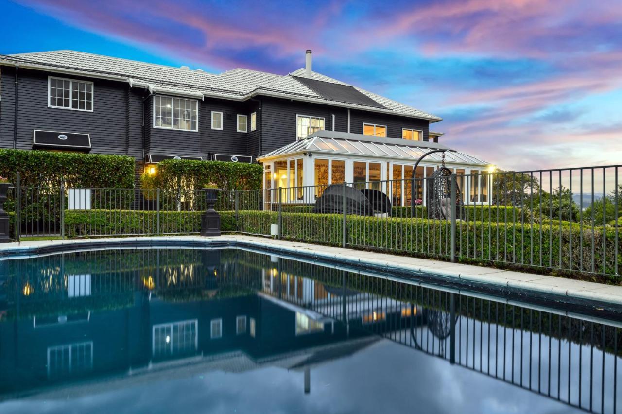 Black Swan Lakeside Boutique Hotel Rotorua Bagian luar foto