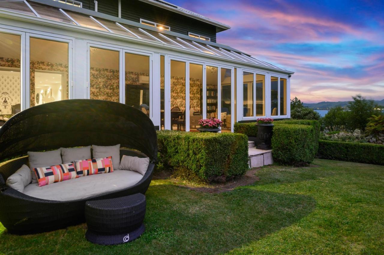 Black Swan Lakeside Boutique Hotel Rotorua Bagian luar foto