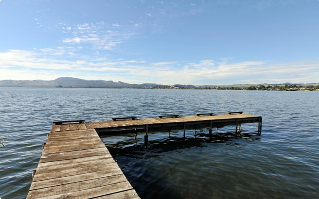 Black Swan Lakeside Boutique Hotel Rotorua Bagian luar foto