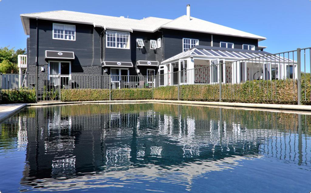 Black Swan Lakeside Boutique Hotel Rotorua Bagian luar foto